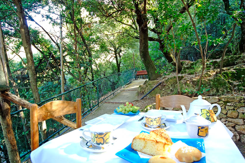 Hotel Cooperativa Turistica Enis